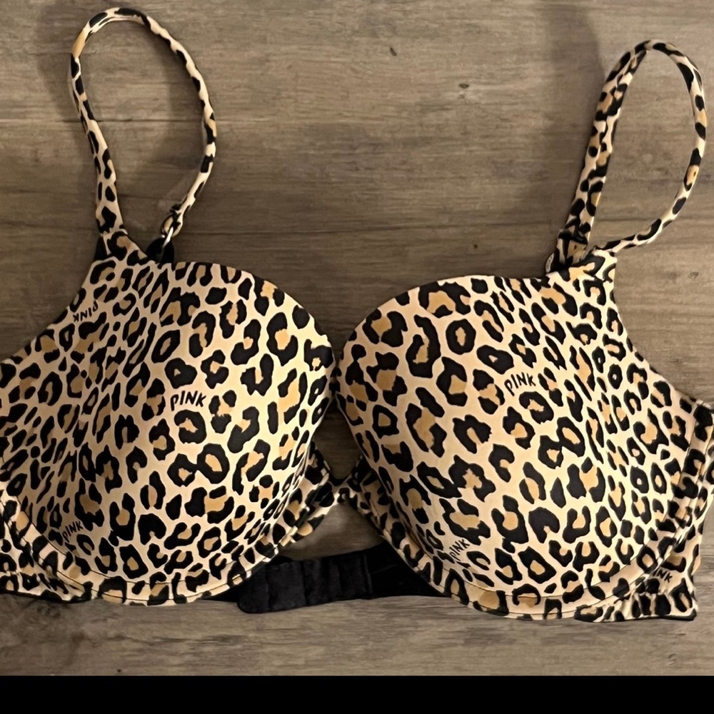 Victoria’s Secret PINK Animal Print TShirt Sweetheart Bra 34D